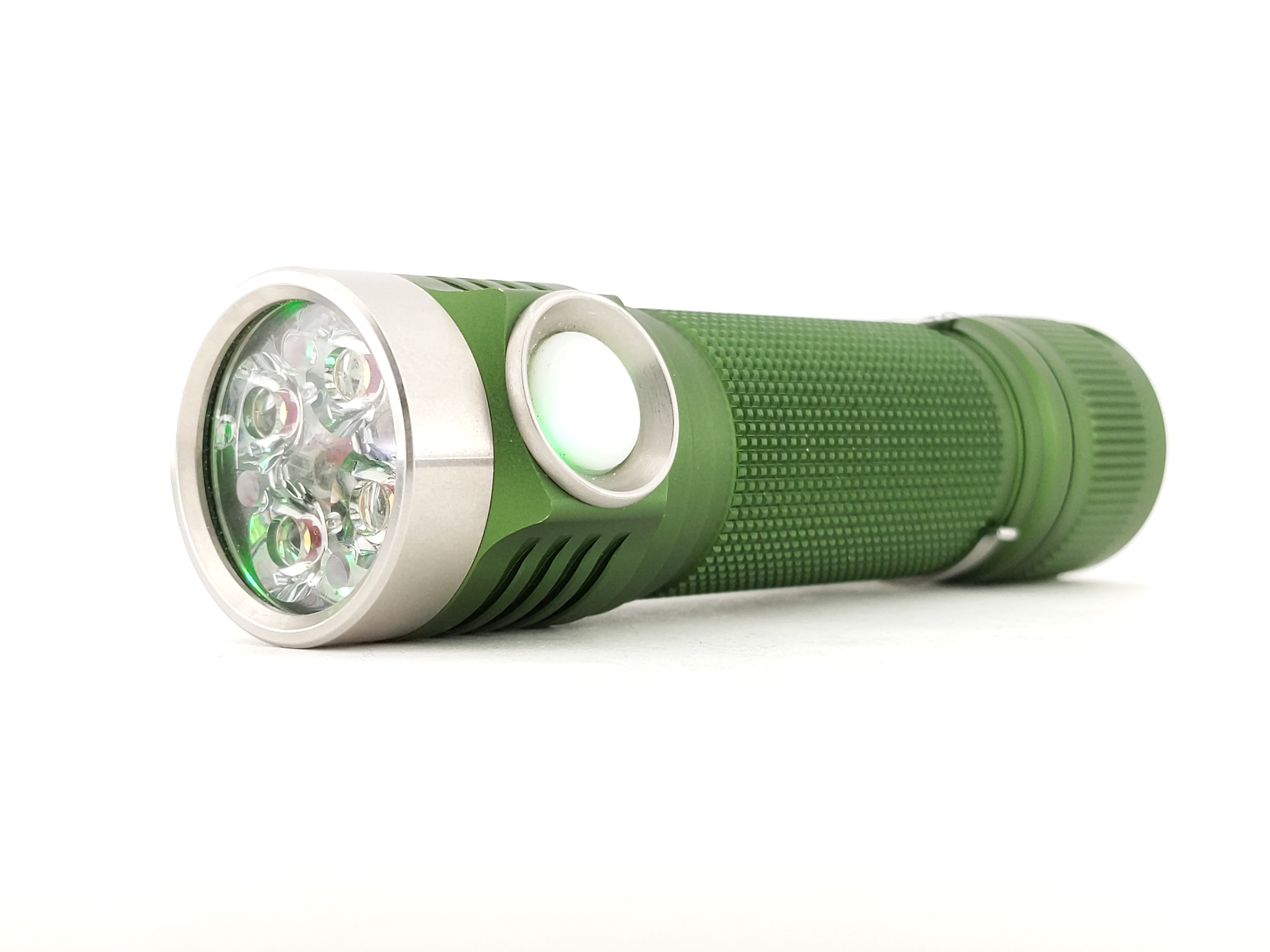 Emisar D4K Review – Enthusiast EDC Powerhouse – Grizzly's Reviews