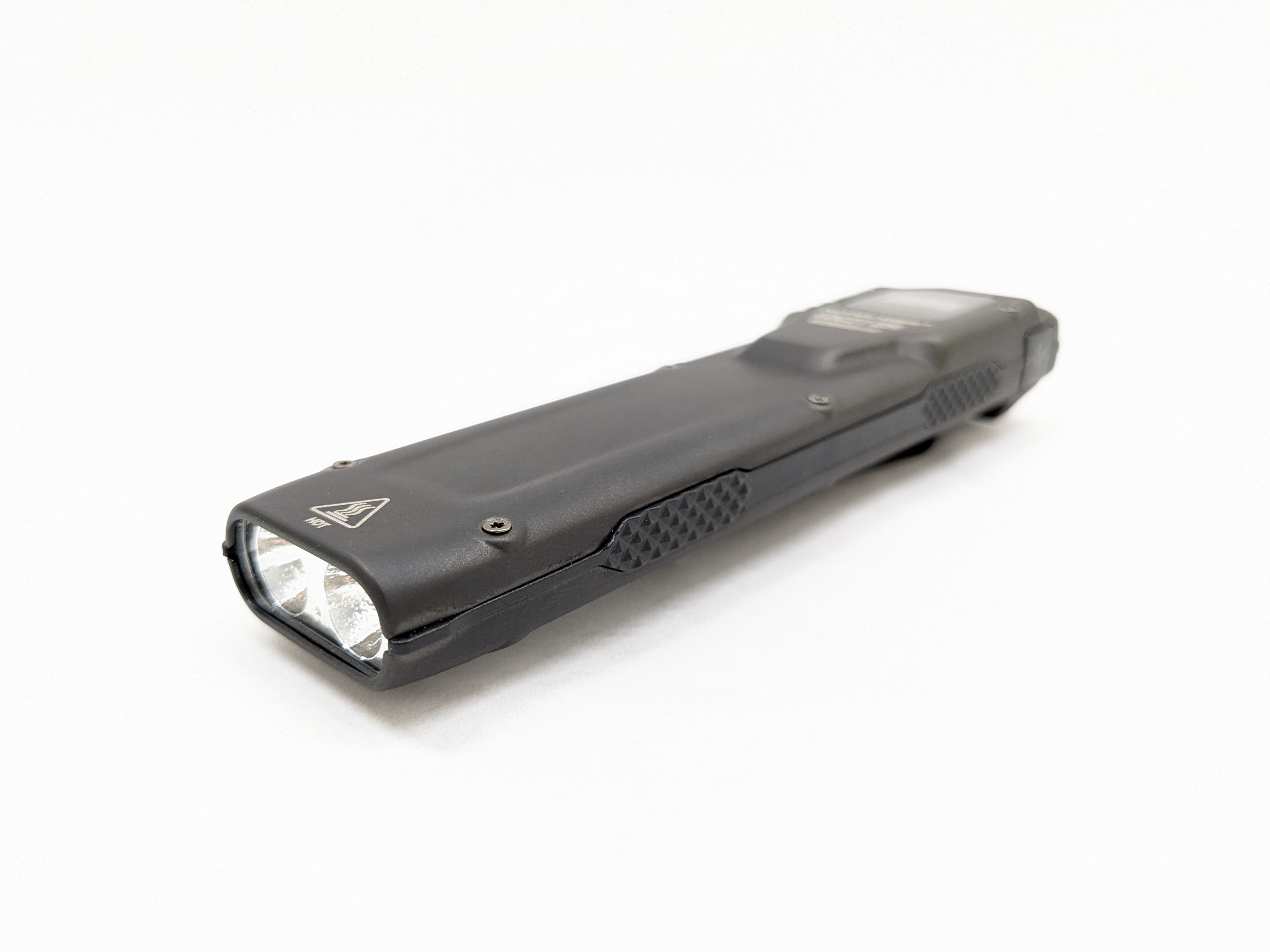Nitecore EDC27 UHi Review – Better than EDC25? – Grizzly's Reviews