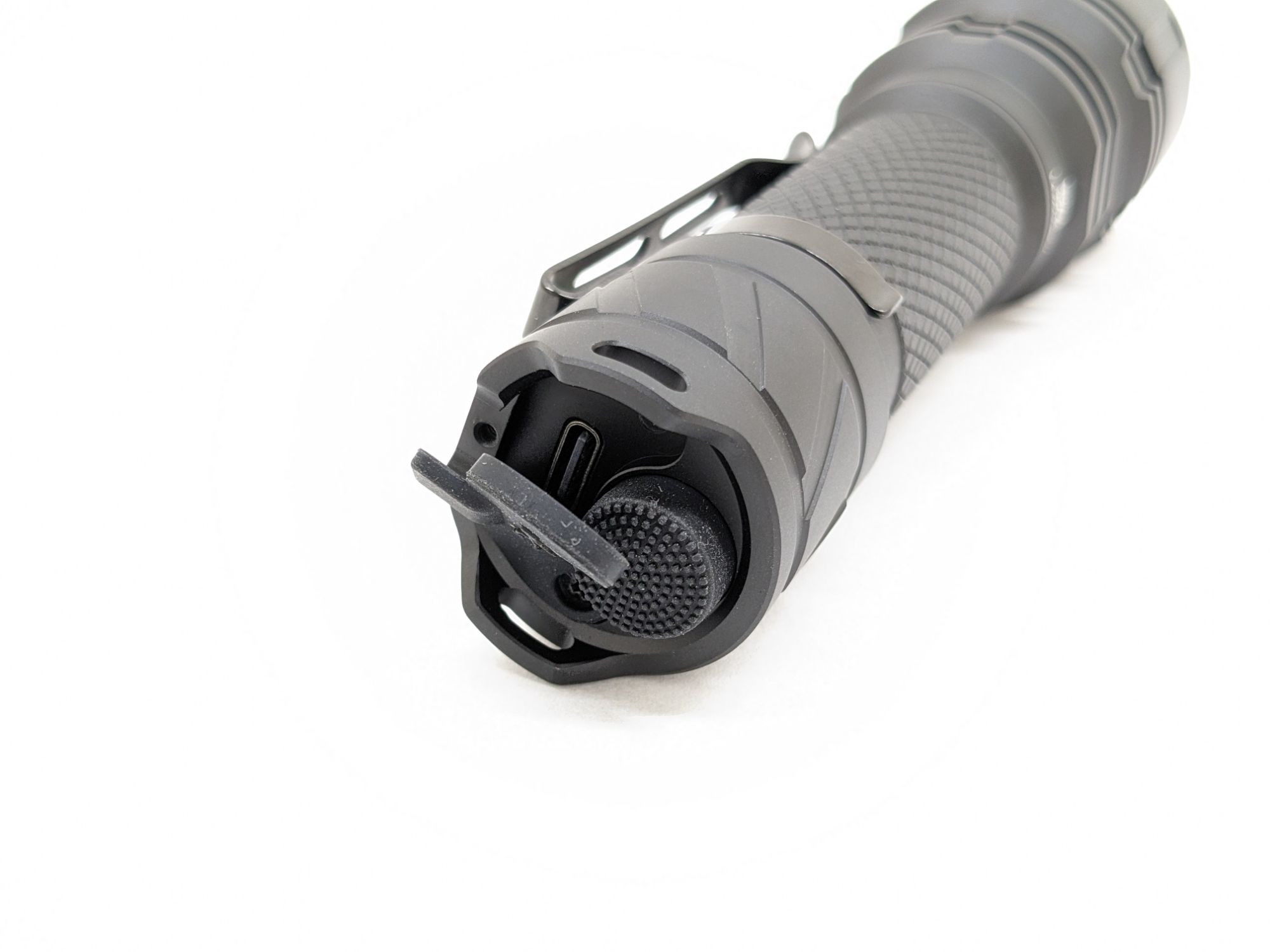 Acebeam L16 2.0 Review – Full-Featured Duty Light – Grizzly's Reviews